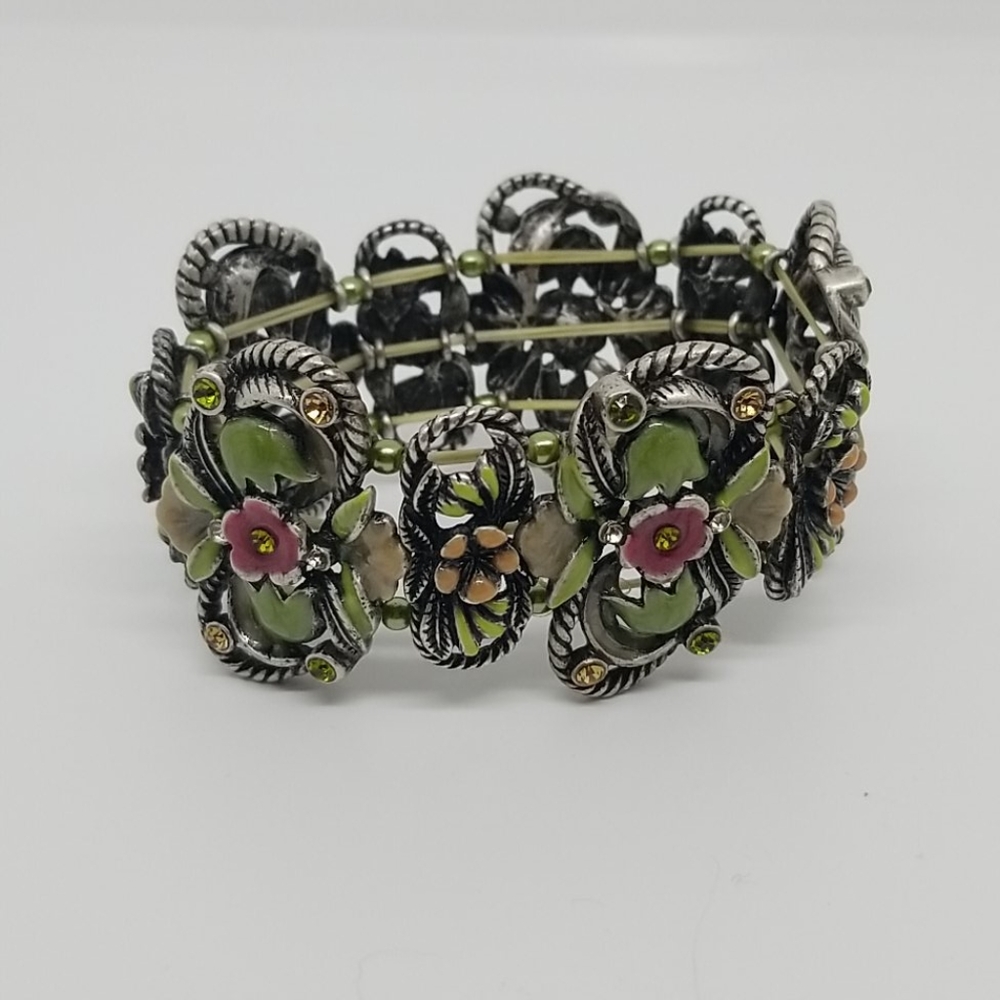 Floral bracelet